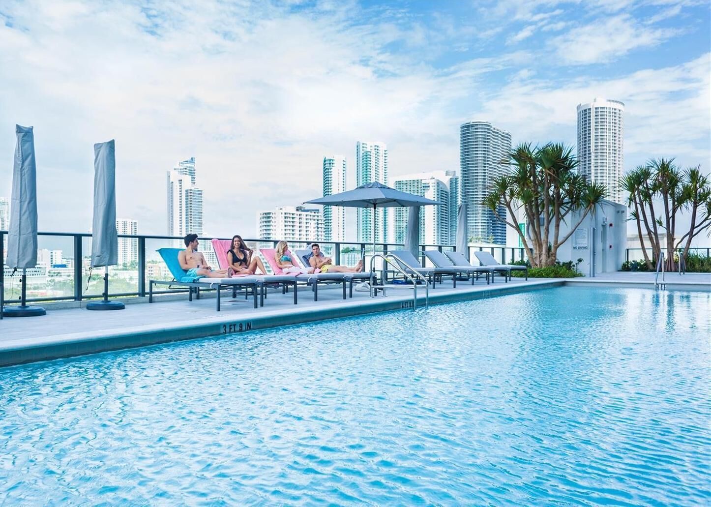 حمّام سباحة خارجي