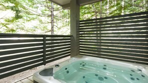 Baignoire à remous extérieure