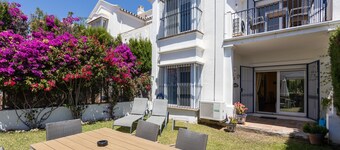 Holiday home with private garden 5 minutes from puerto bañus and the beach