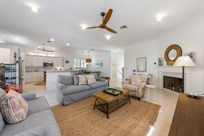 Smart TV, fireplace, books - Palm Beach House: Pet friendly pool home, close to the beach! (Anna Maria)