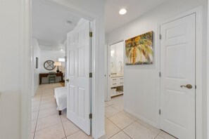 4 bedrooms, iron/ironing board, free WiFi, bed sheets - Palm Beach House: Pet friendly pool home, close to the beach! (Anna Maria)