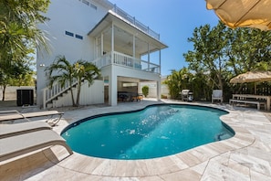 A heated pool - Palm Beach House: Pet friendly pool home, close to the beach! (Anna Maria)