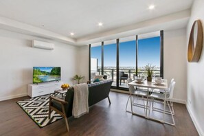 Deluxe Apartment, 2 Bedrooms | Living area | Flat-screen TV - Melbourne City Apartments - Mason (Brunswick East)