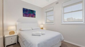 3 bedrooms, iron/ironing board, WiFi, bed sheets