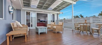 Blå Summer House - East Coast Getaways