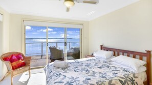 4 bedrooms, iron/ironing board, bed sheets