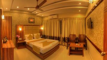 Superior Double Room | 1 bedroom, desk, laptop workspace, free WiFi