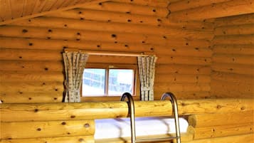 Blackout curtains, free WiFi