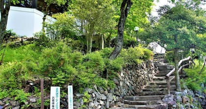 Shomarutoge Garden House