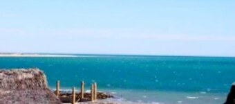 Waterfront round house, Casa Cielo