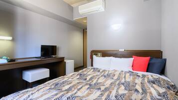 1 bedroom, Egyptian cotton sheets, premium bedding, laptop workspace