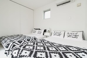 فيلا فاخرة (Private Vacation Home) | 3 عدّة غرف نوم وميني بار ومكواة/لوح كي وملاءات أسرّة