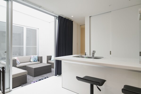 فيلا فاخرة (Private Vacation Home) | 3 عدّة غرف نوم وميني بار ومكواة/لوح كي وملاءات أسرّة