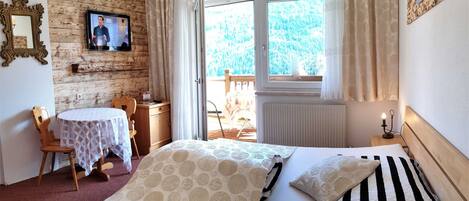 1 室のベッドルーム、デスク、WiFi、ベッドシーツ