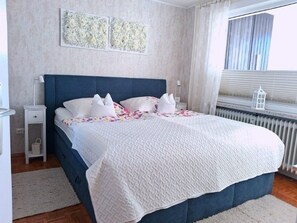 2 bedrooms, WiFi, bed sheets