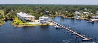 Gulf Breeze Condo #103- Private Boat Ramp! Docks to be completed May 2026. WiFi!