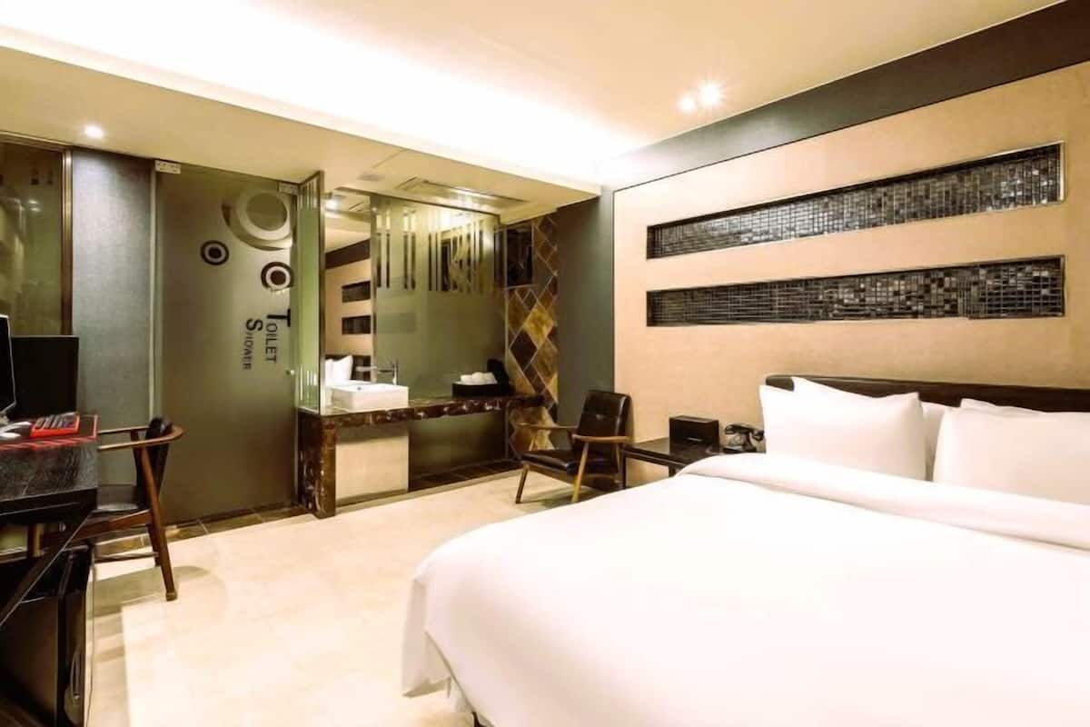 1 bedroom, desk, free WiFi