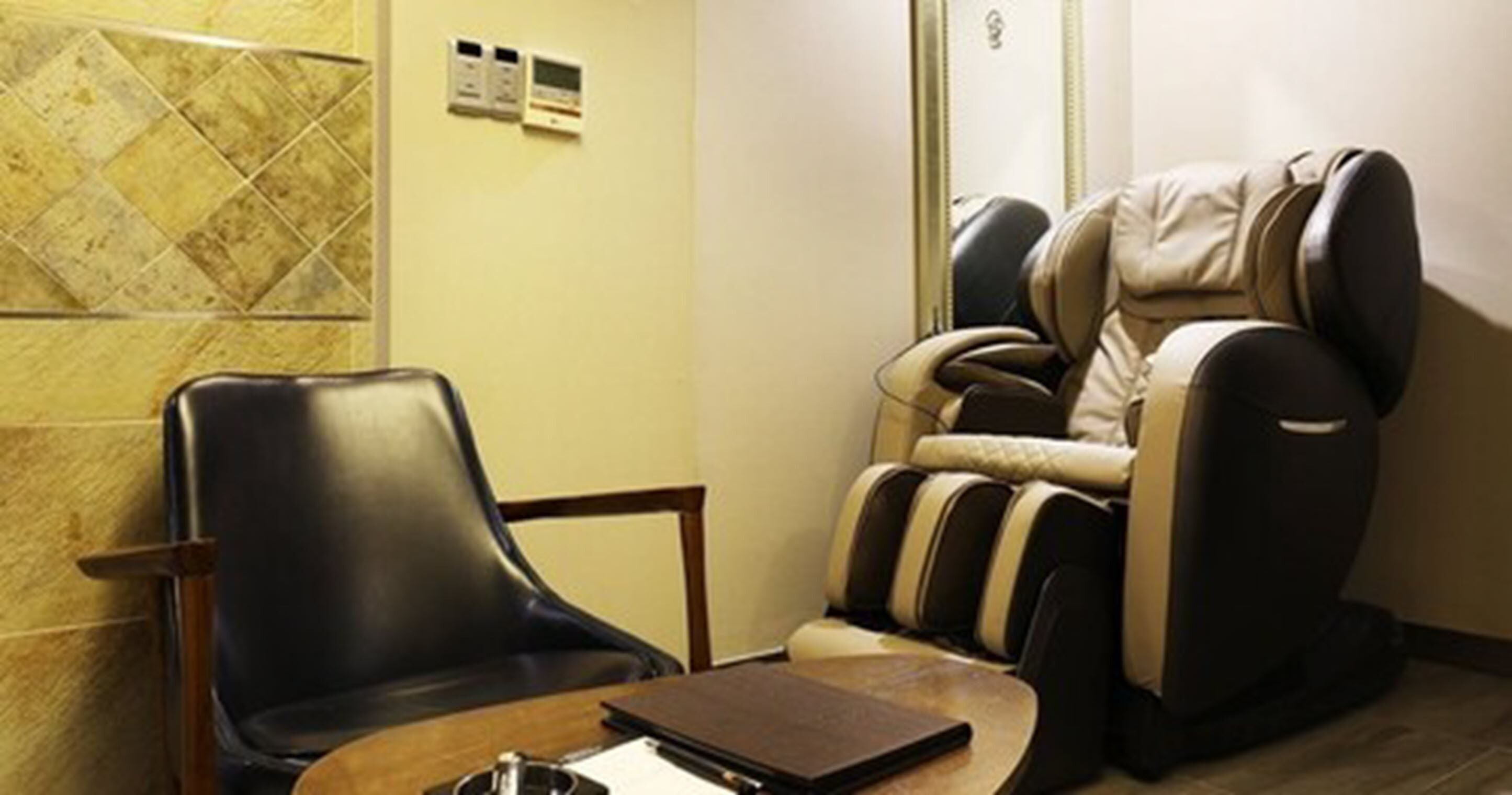 suite (massage chair under repair) | room amenity