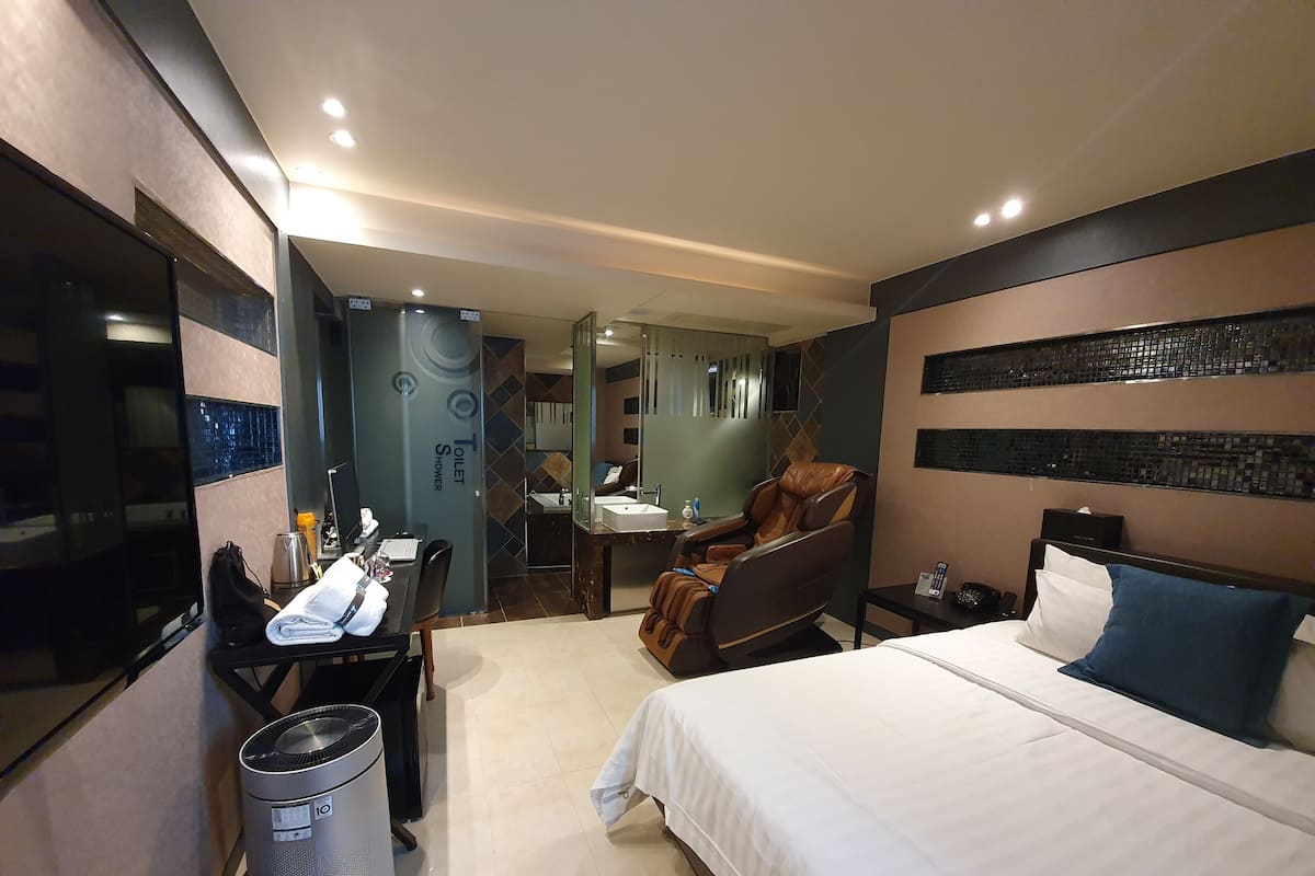 Suite (Massage chair under repair) | 1 slaapkamer, een bureau, gratis wifi
