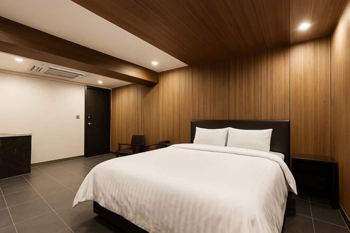 1 habitación, escritorio y wifi gratis