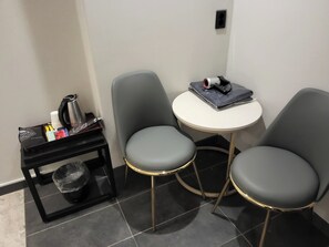 Suite family (Twin) | Skrivbord, gratis wi-fi och sängkläder