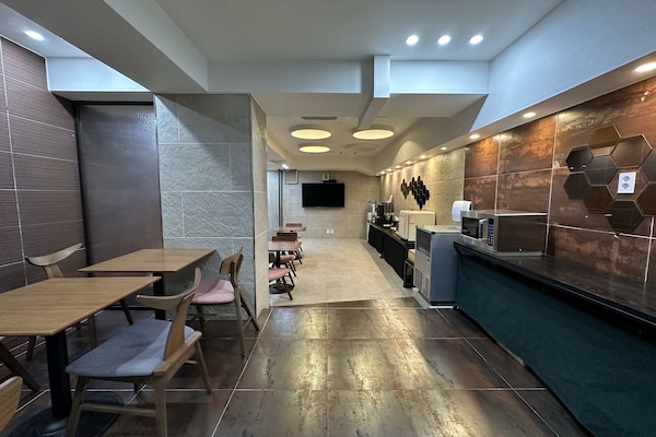 Desayuno autoservicio gratuito y diario