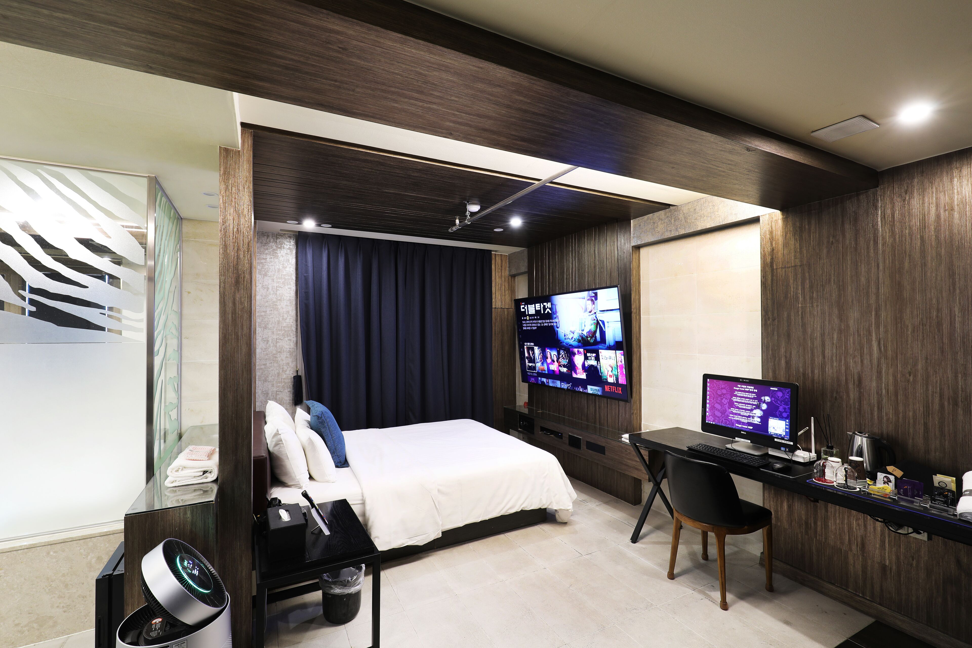 Luxury Room | Desk, free WiFi