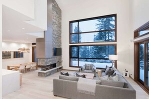 TV, fireplace, offices - Luxury townhouse w/ lake access, fireplace (Whistler)