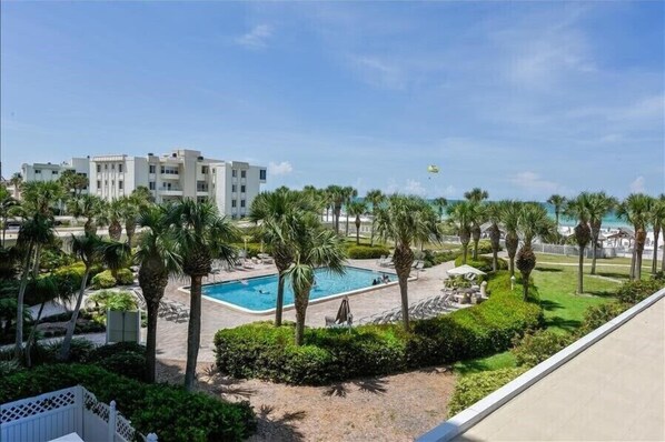 Unclassified image, 1 of 21, button