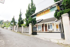 Front of property - Hotel Wijaya 3 Kaliurang (Pakem)