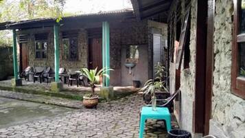 Double Room shared Bathroom not Lake View