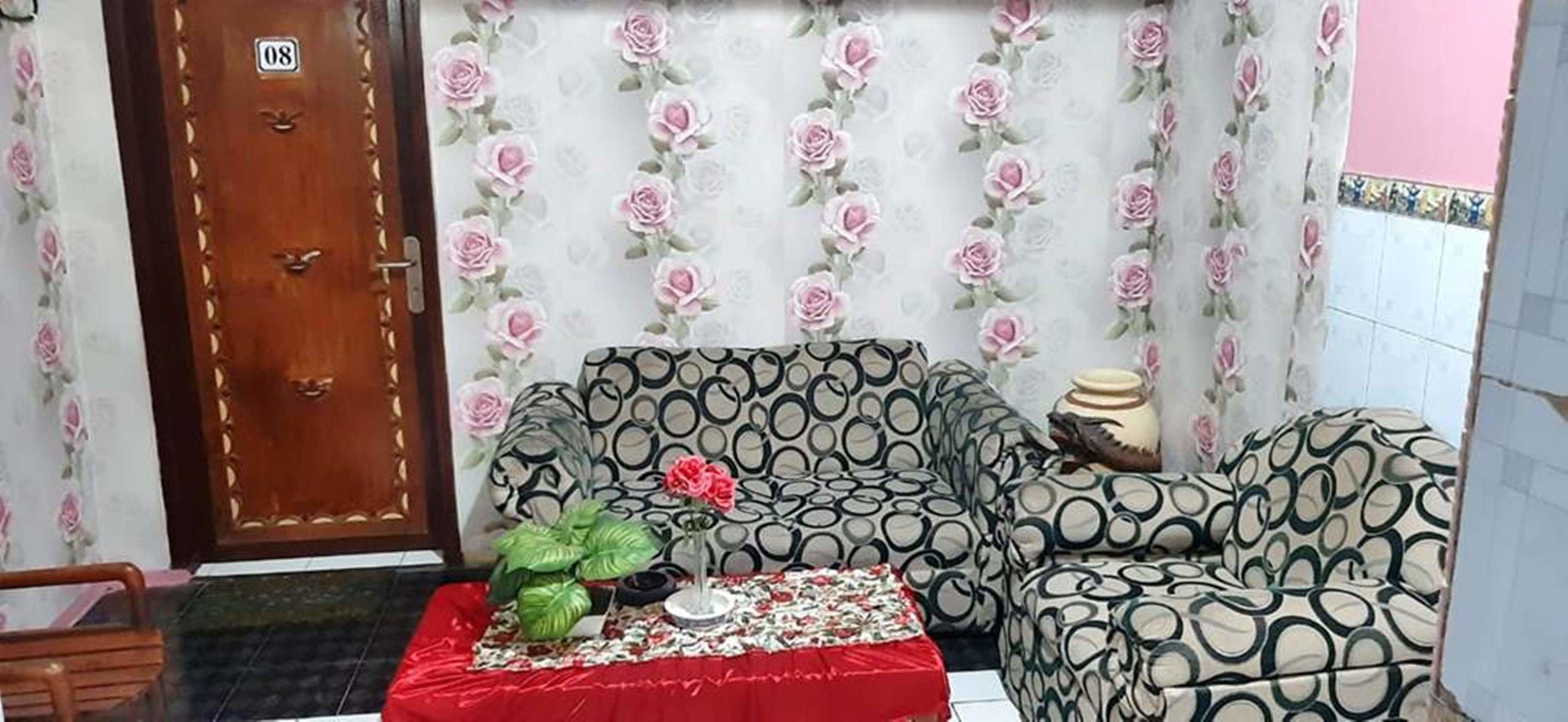 Deluxe Room | Desk, free WiFi