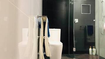 Apartment, 2 Bedrooms | Bathroom | Shower, free toiletries, hair dryer, towels