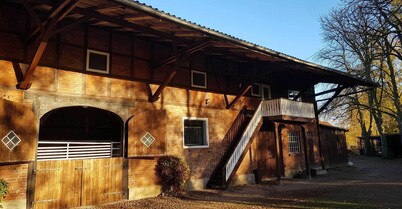 Large, bright vacation apartment in the Lüneburg Heath with pool house and 2 balconies