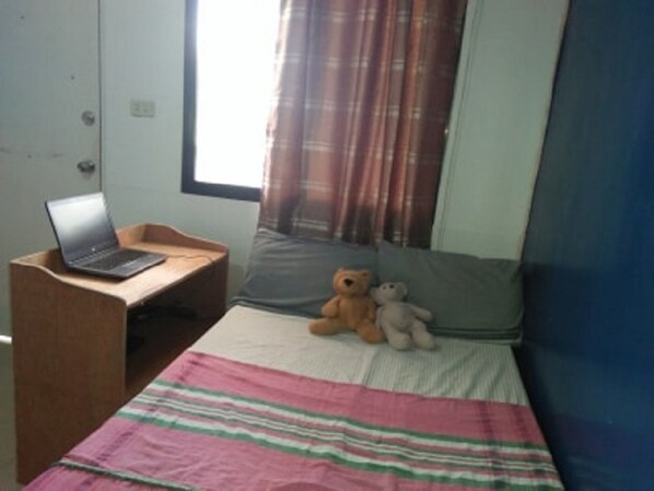 Free WiFi - Transient Studio-type Apartment w/ WIFI good for max of 4 (Talomo)