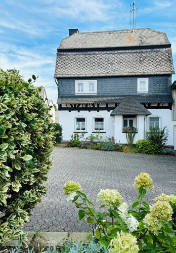 Historic holiday home Sosberg near hanging rope bridge