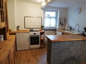 Refrigerador, horno, parrilla de estufa y lavavajillas 