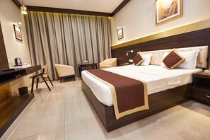 Individually decorated, desk, cots/infant beds, free WiFi