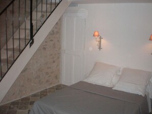 3 habitaciones, tabla de planchar con plancha y wifi gratis