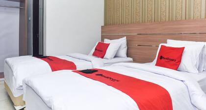 RedDoorz Plus near Malang Town Square