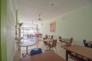 Quarto casal | Escrivaninha, Wi-Fi de cortesia
