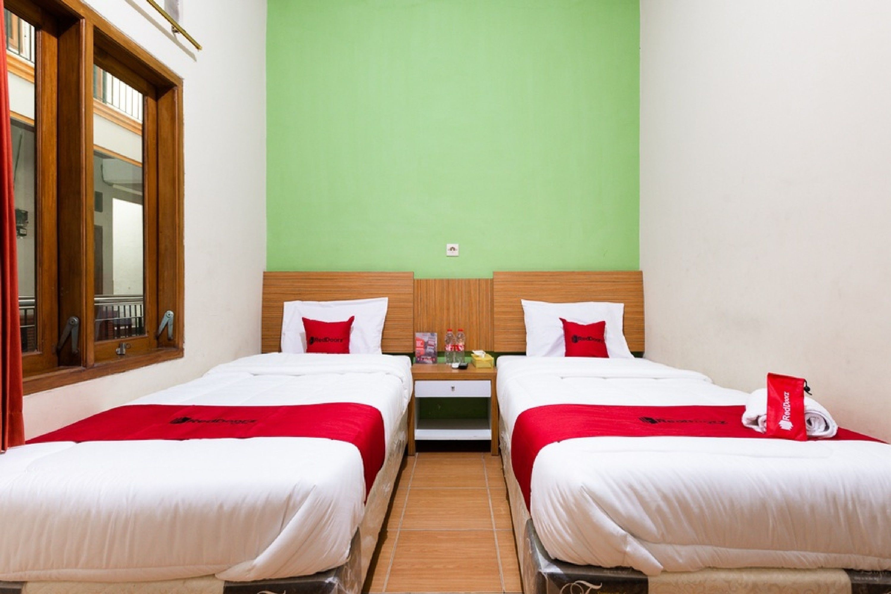 twin room | desk, free wifi