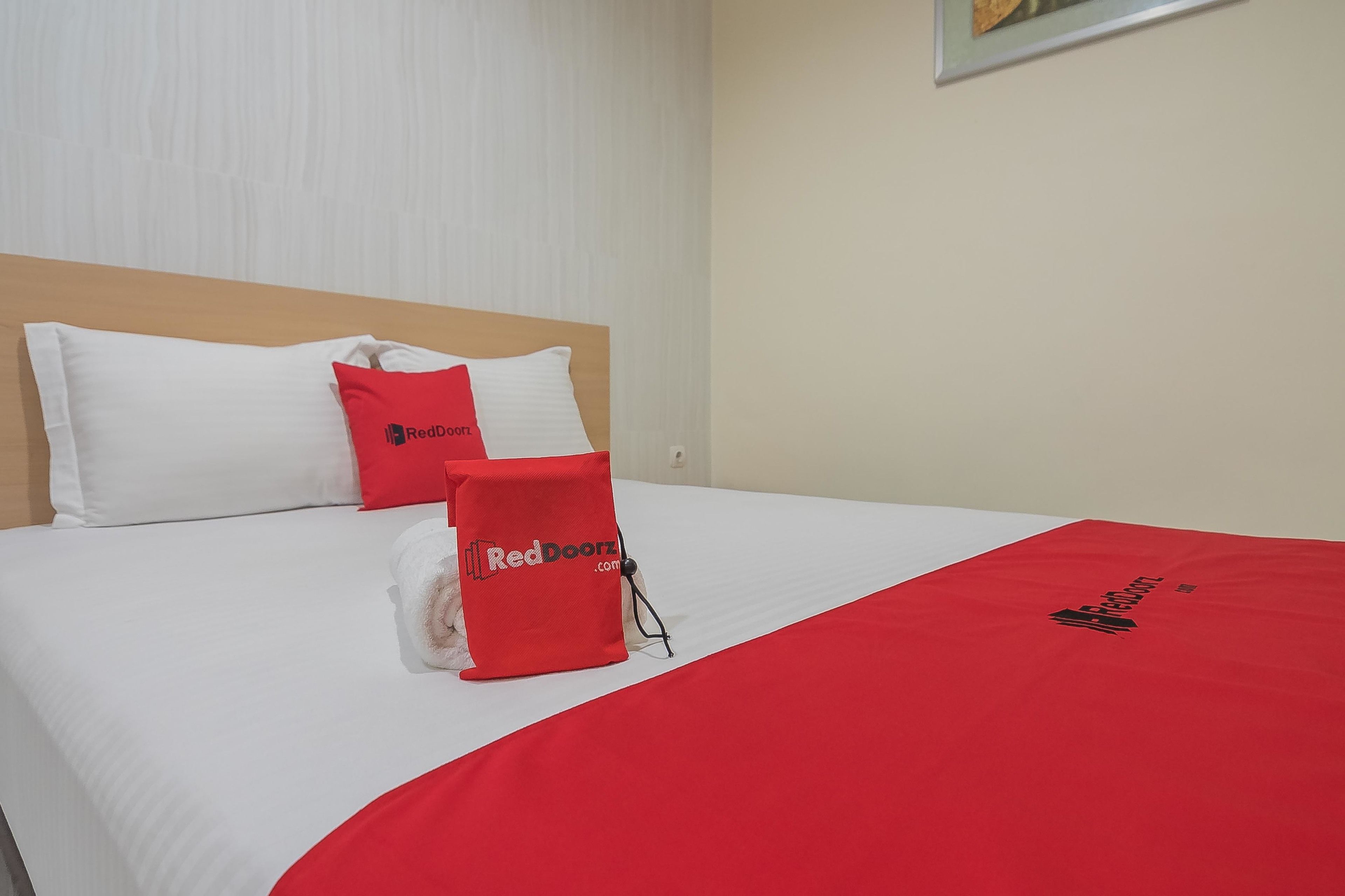 Photo - RedDoorz near MT Haryono Semarang