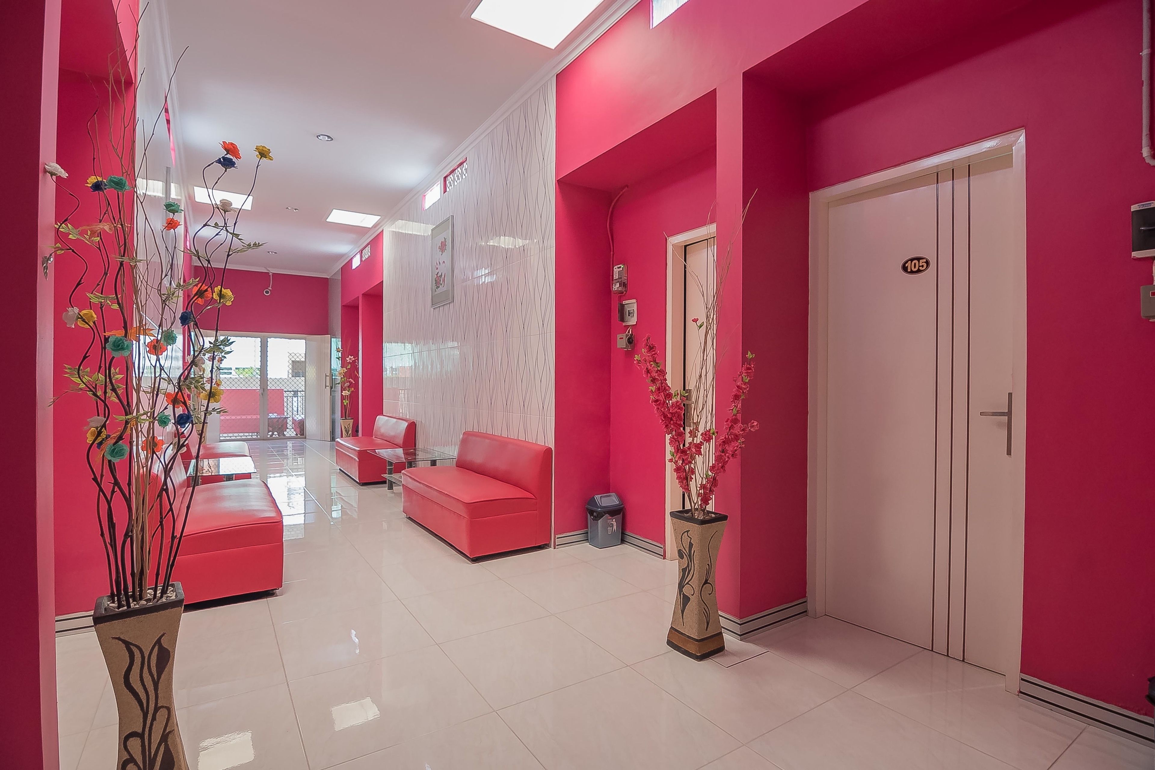 Photo - RedDoorz near MT Haryono Semarang