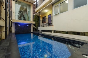 Pool - RedDoorz Premium @ Ampera Raya 2 (Jakarta)