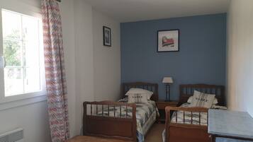 2 chambres, fer et planche à repasser, Wi-Fi gratuit, draps fournis