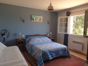 2 camere, ferro/asse da stiro, Wi-Fi gratuito, lenzuola