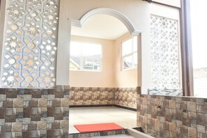 Interior - RedDoorz Syariah near Batu Night Spectacular (Batu)
