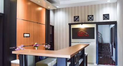 RedDoorz Syariah near Gelora Delta Sidoarjo 2