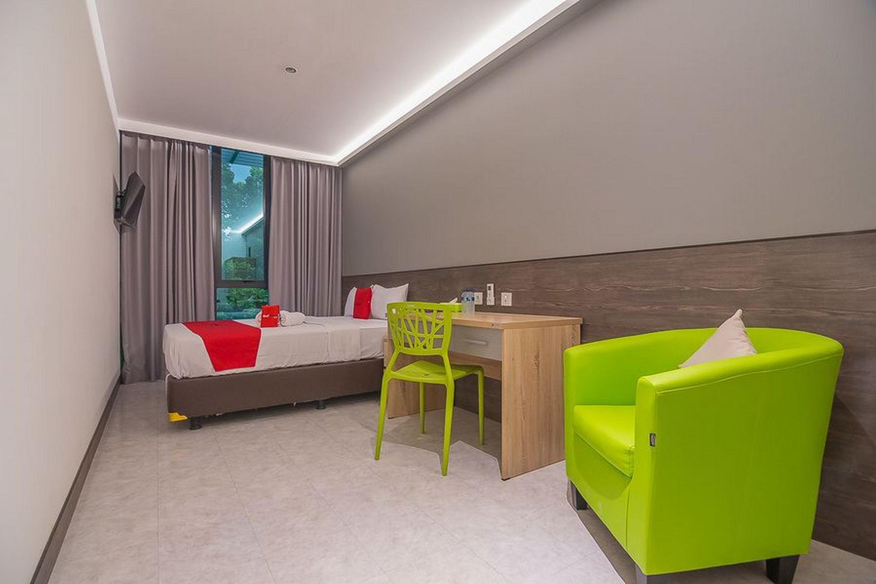 Foto - RedDoorz near Taman Rejomulyo